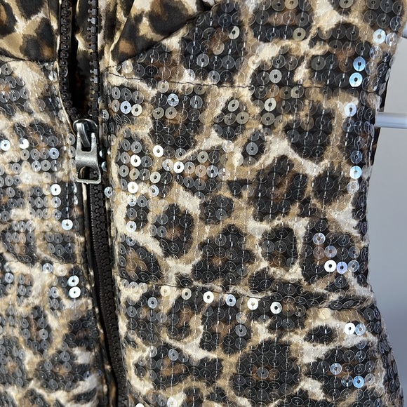 Leopard print sequin toddler zipped vest - Picture 2 of 9
